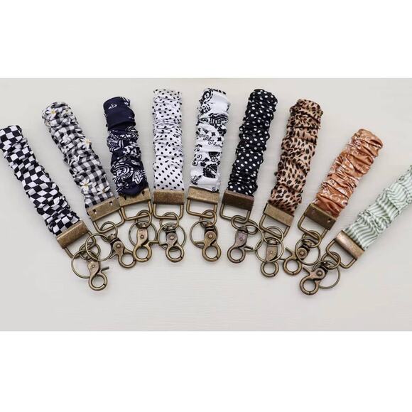 Silky Scrunchie Wristlet Keychain Bag Purse Charm Black White Check Checkered - Picture 2 of 3